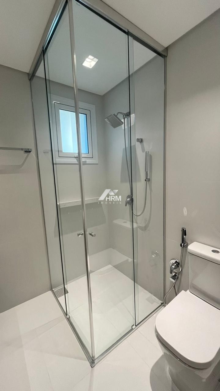 Apartamento Vista Mar Com 04 Suítes, Bairro dos Pioneiros em Balneário Camboriú.