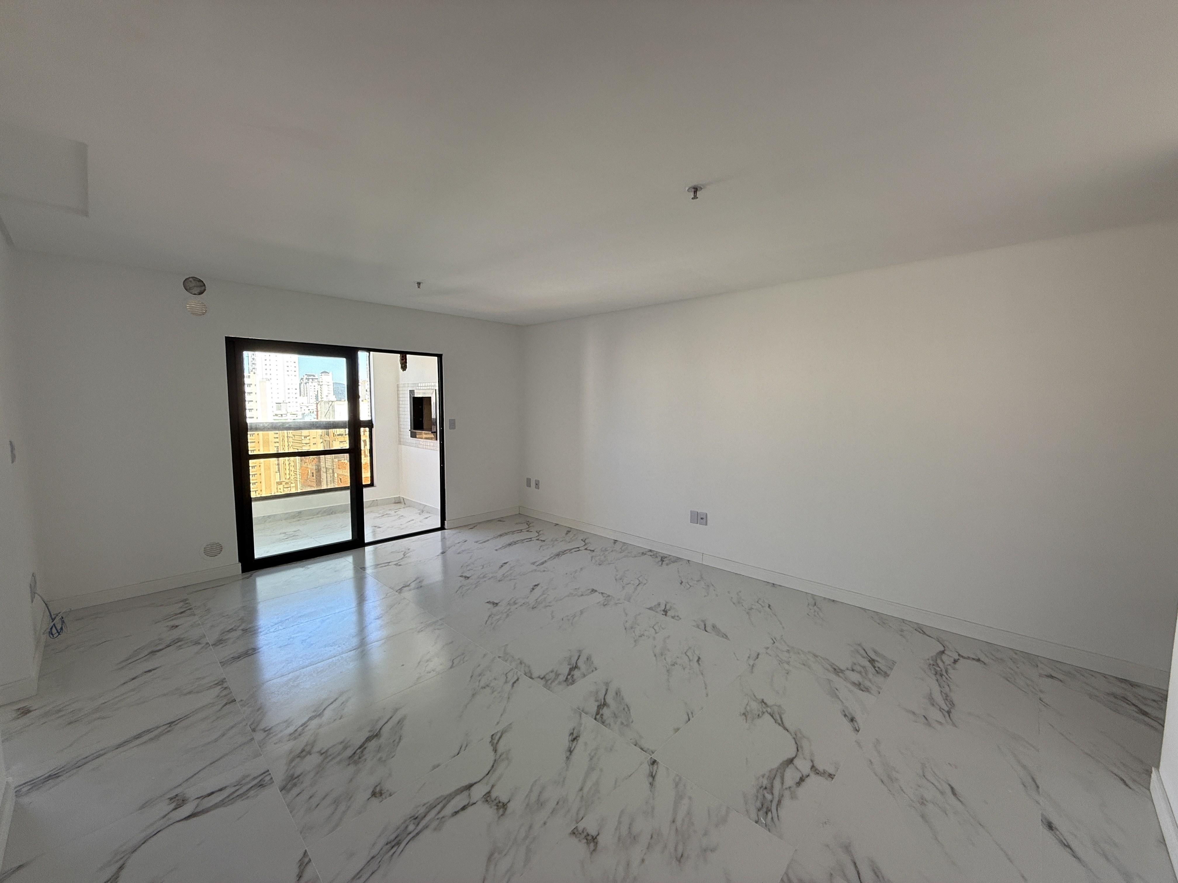 Apartamento com 2 suítes, Centro, Balneário Camboriú