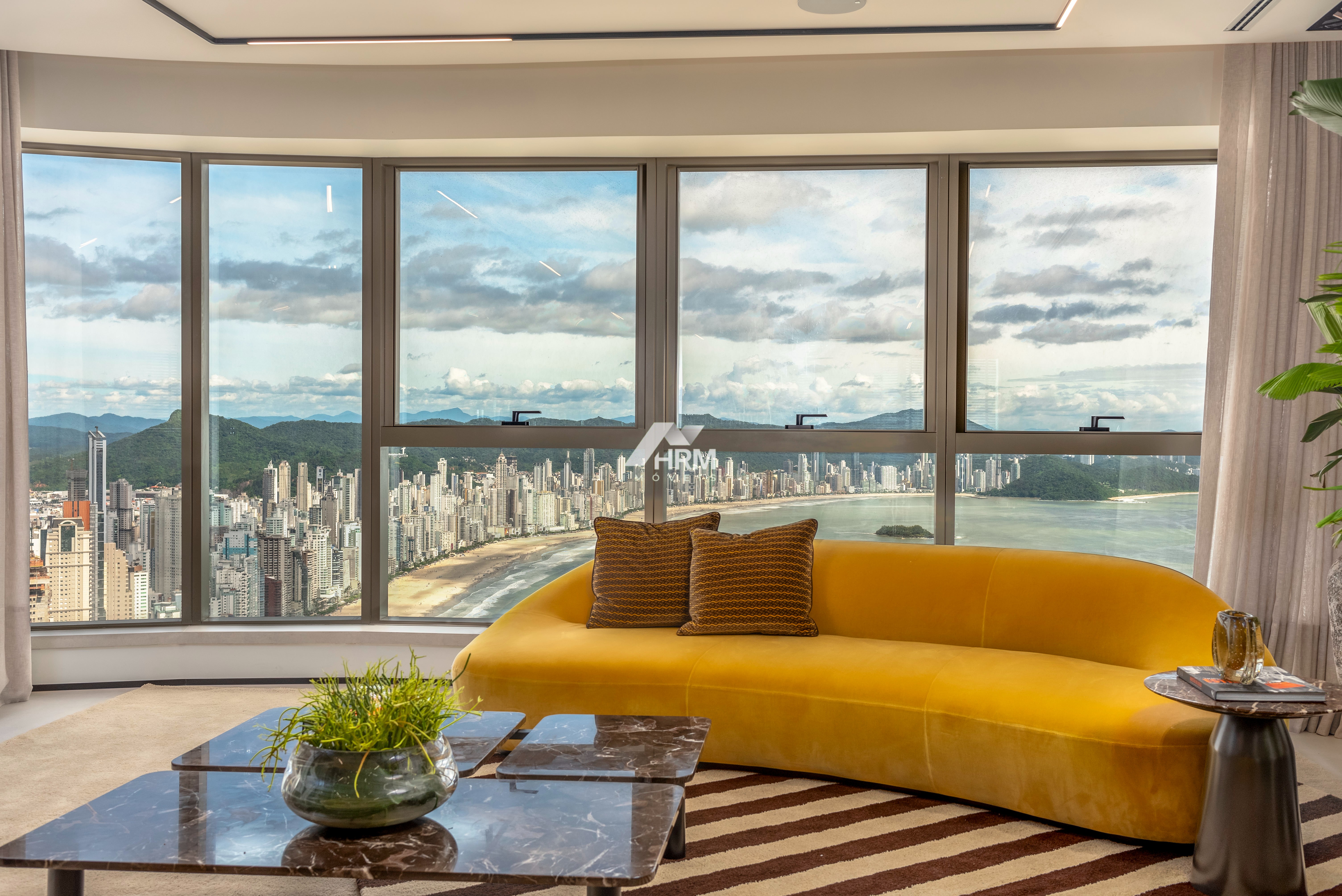 Apartamento a venda  04 quartos em Balneário Camboriú!