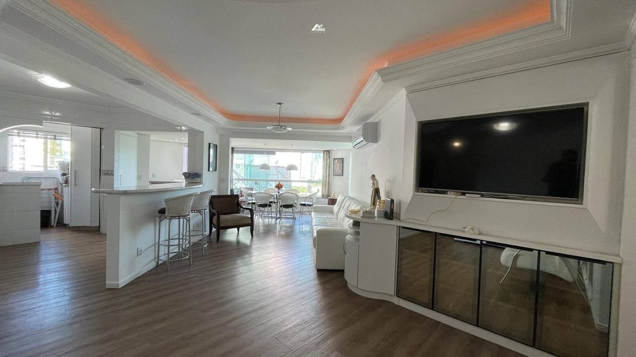 Apartamento na Barra Sul com 03 quartos e 02 vagas de garagem em Balneário Camboriú.