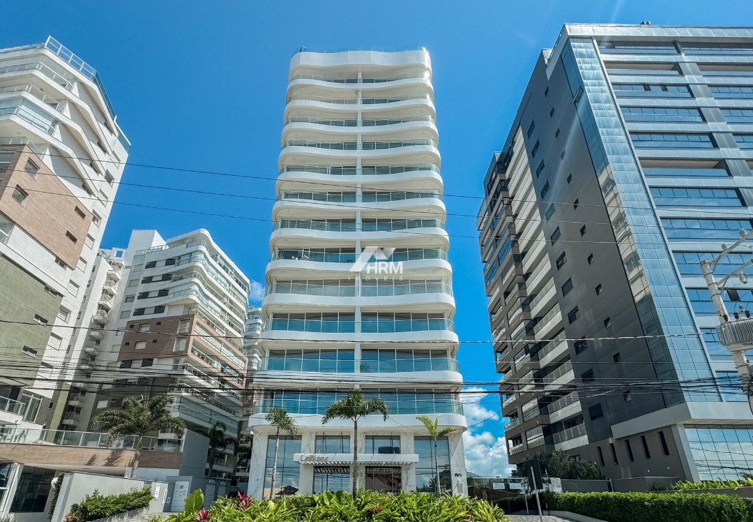 Apartamento Mobiliado de 03 Suítes na Praia Brava, Itajaí-SC.
