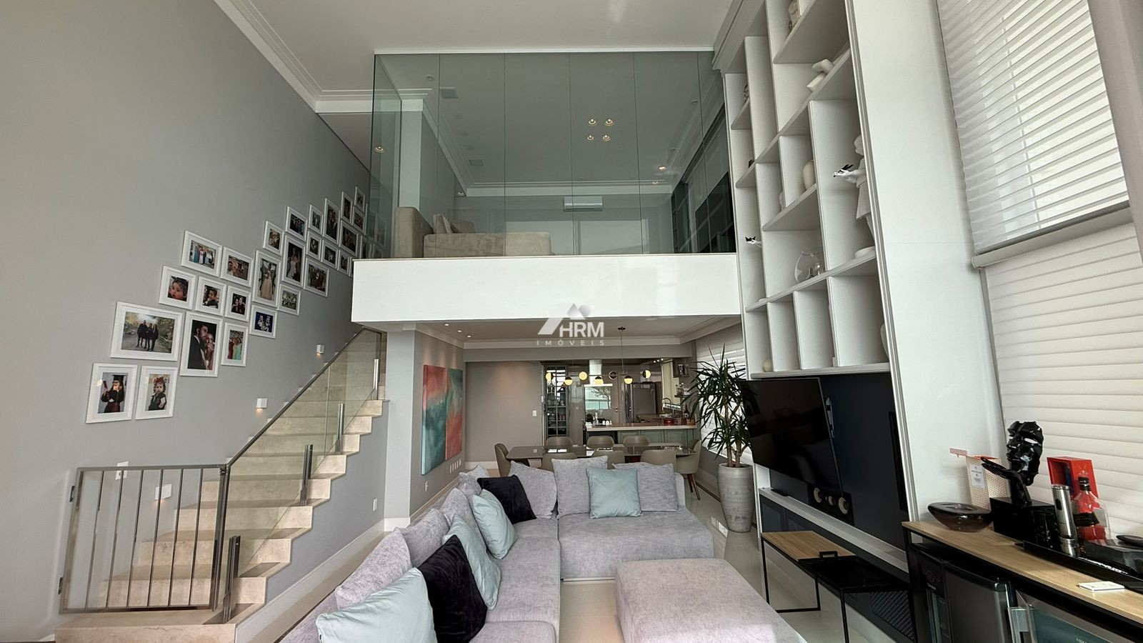 Apartamento Vista Mar, Varanda Gourmet e 04 Suítes. Centro, Balneário Camboriú.