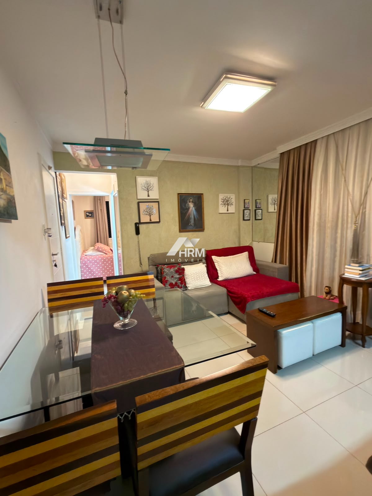 Apartameno À Venda 1 Dormitório Quadra Mar na Av. Brasil  Mobiliado Andar Alto e Vaga Rotativa
