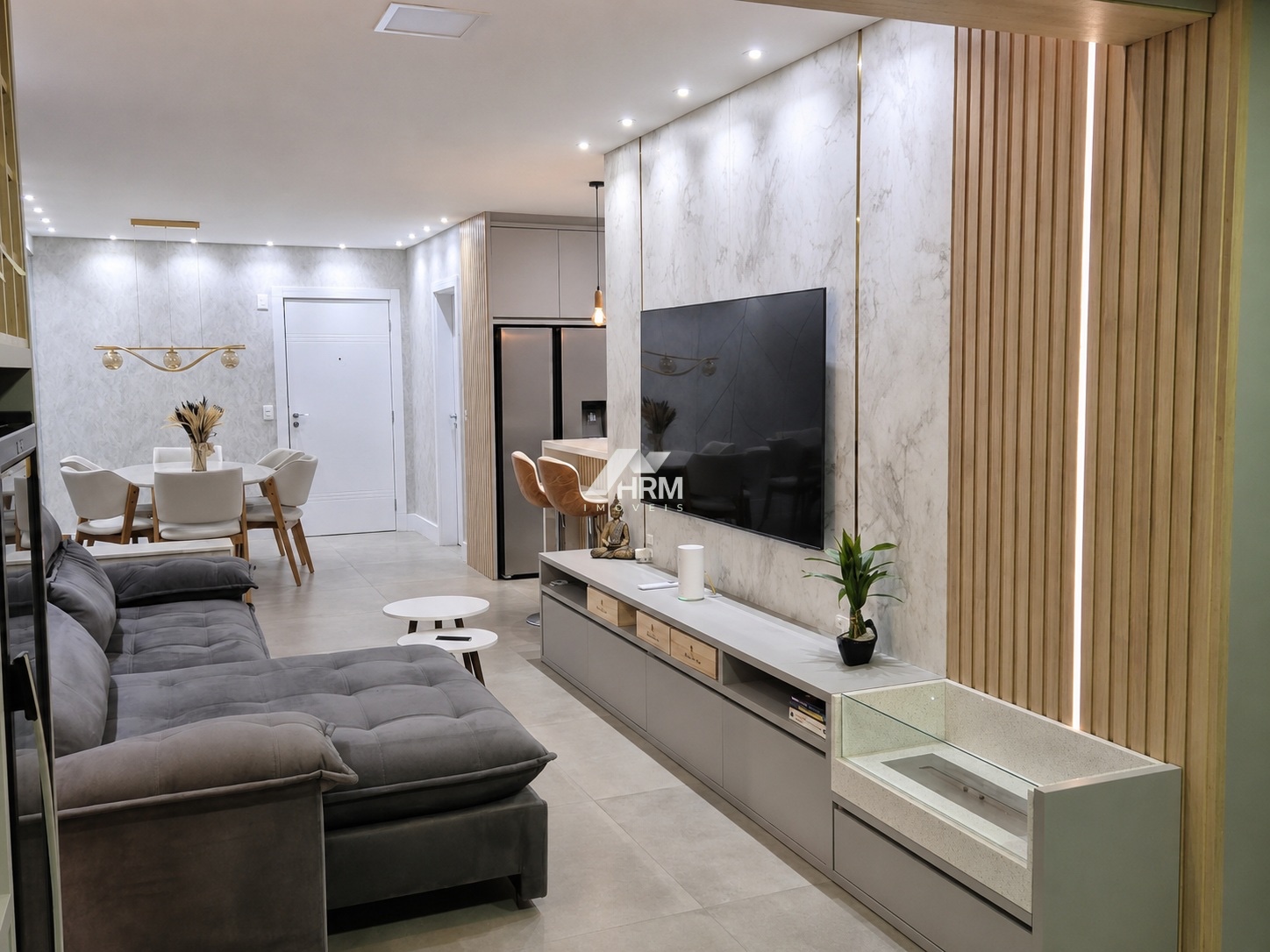 Apartamento Mobiliado com 3 Suítes e 2 Vagas em Itapema com Lazer Completo