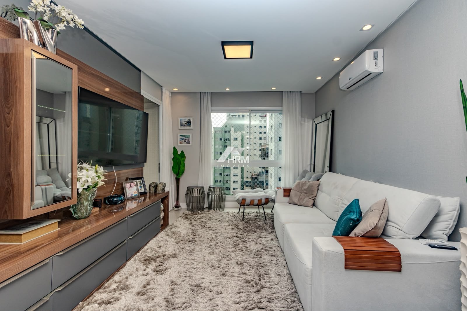 Apartamento Próximo da Praia Central em Balneário Camboriú.