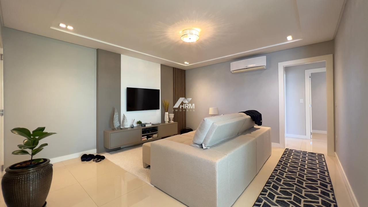 Apartamento com 03 suítes+02 vagas de garagem. Centro, Balneário Camboriú.