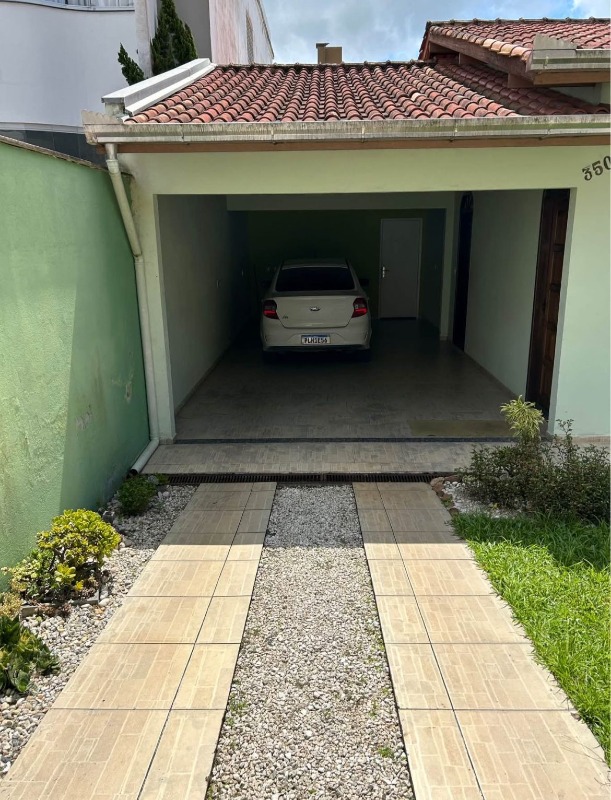 Casa com 3 quartos em Camboriú.