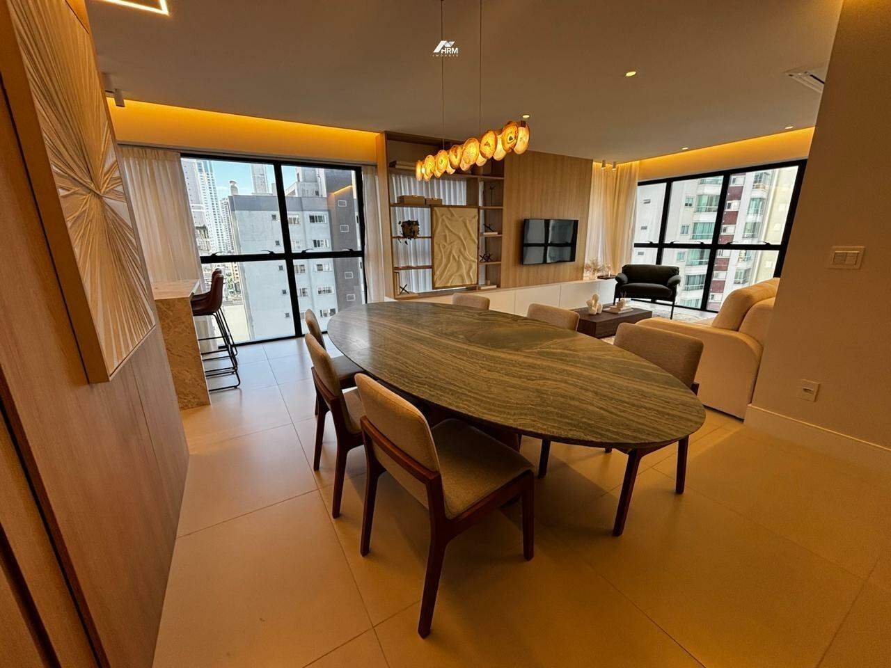 Apartamento 4 suítes a venda em Balneário Camboriú!