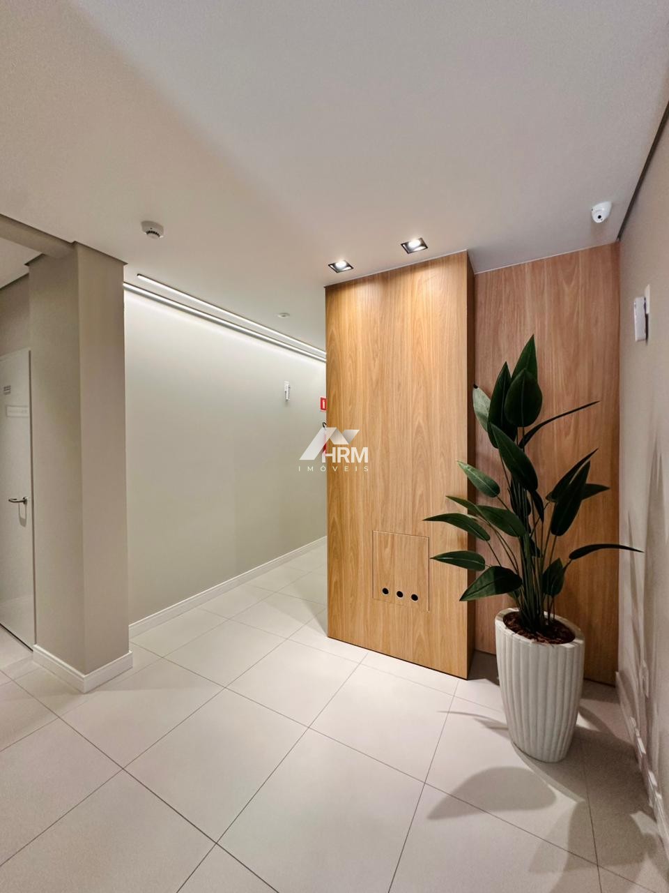 Apartamento de 03 Quartos, sendo 01 suíte. Em Camboriú-SC.