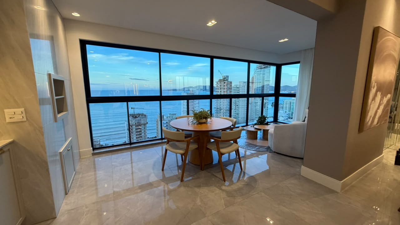 Apartamento Shard Tower Meia Praia | Showroom Frente Avenida