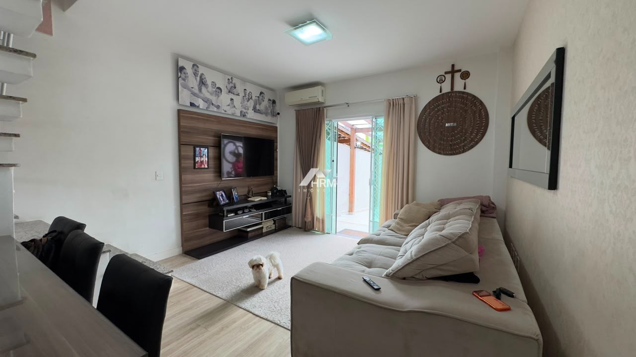 Casa Semi Mobiliada Com Localização Privilegiada. Bairro Areias, Camboriú. 