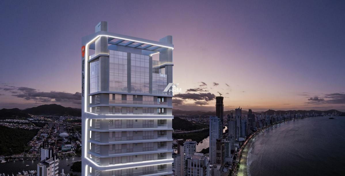 Apartamento, 03 suítes e 05 banheiros em Balneário Camboriú