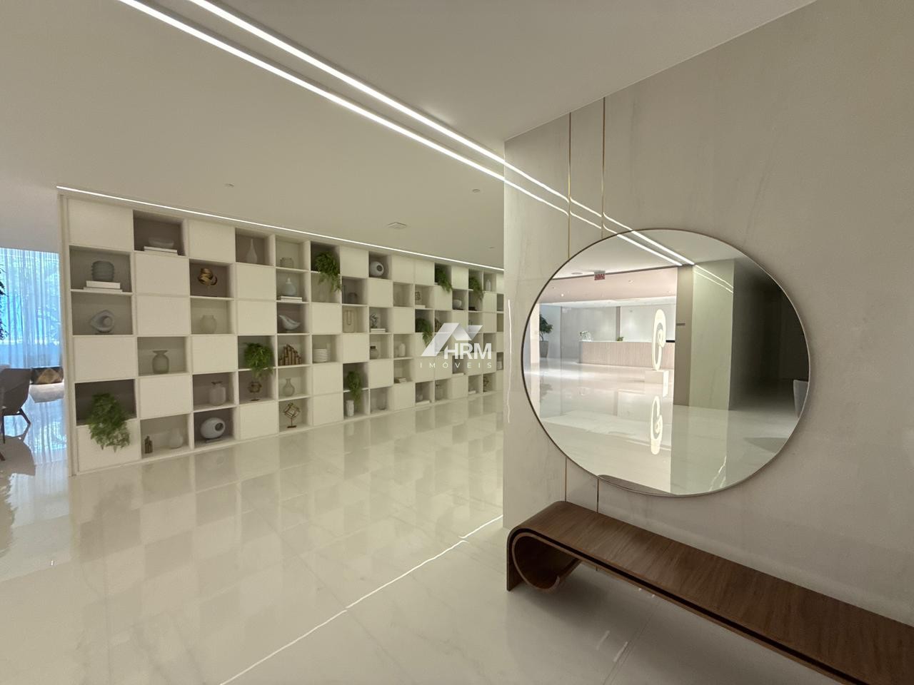 Apartamento Frente Mar, Com 04 Suítes na Av. Atlântica, Balneário Camboriú.