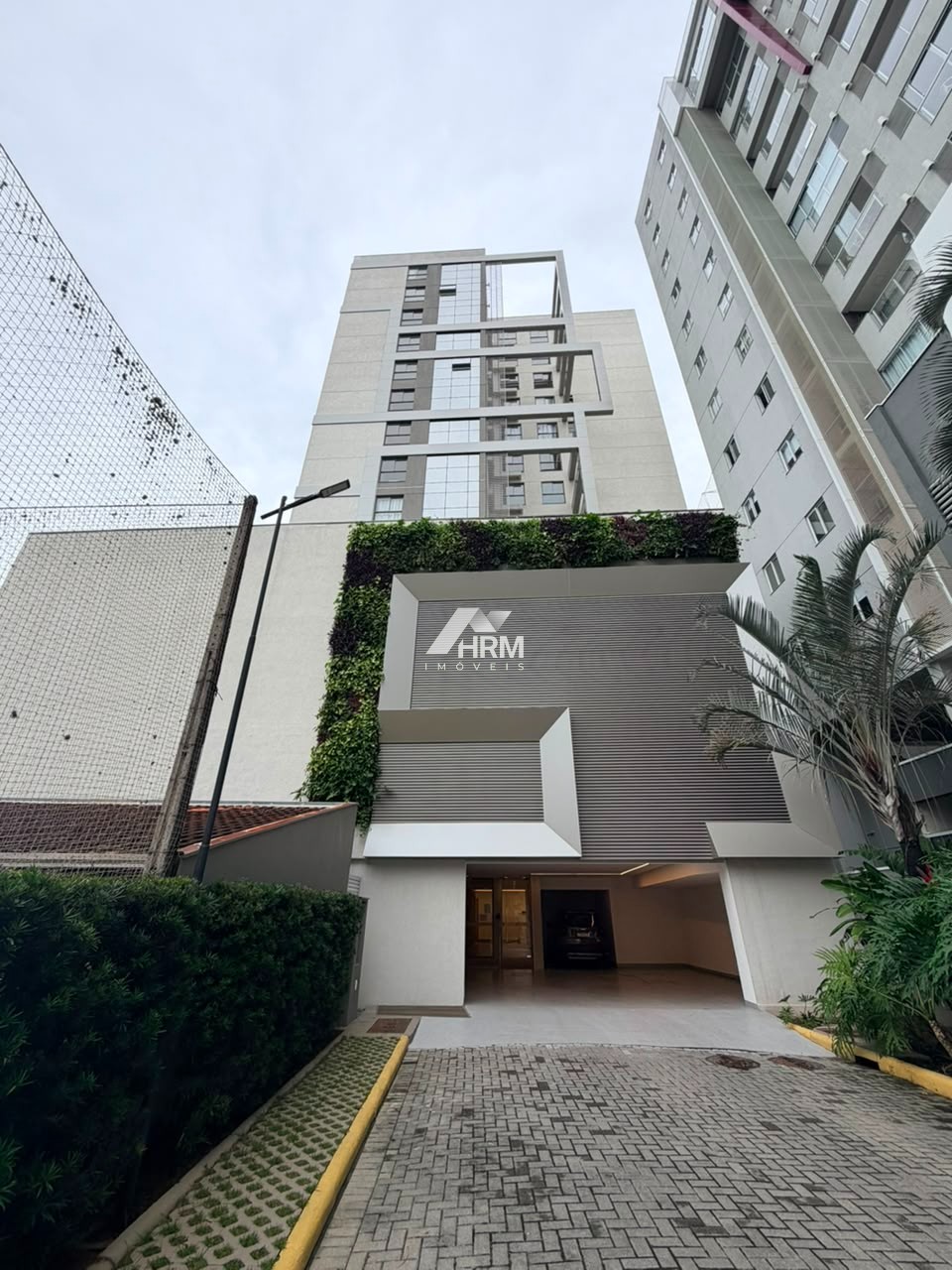Apartamento com Varanda Gourmet, 02 Quartos, sendo 01 Suíte. Praia Brava, Itajaí.