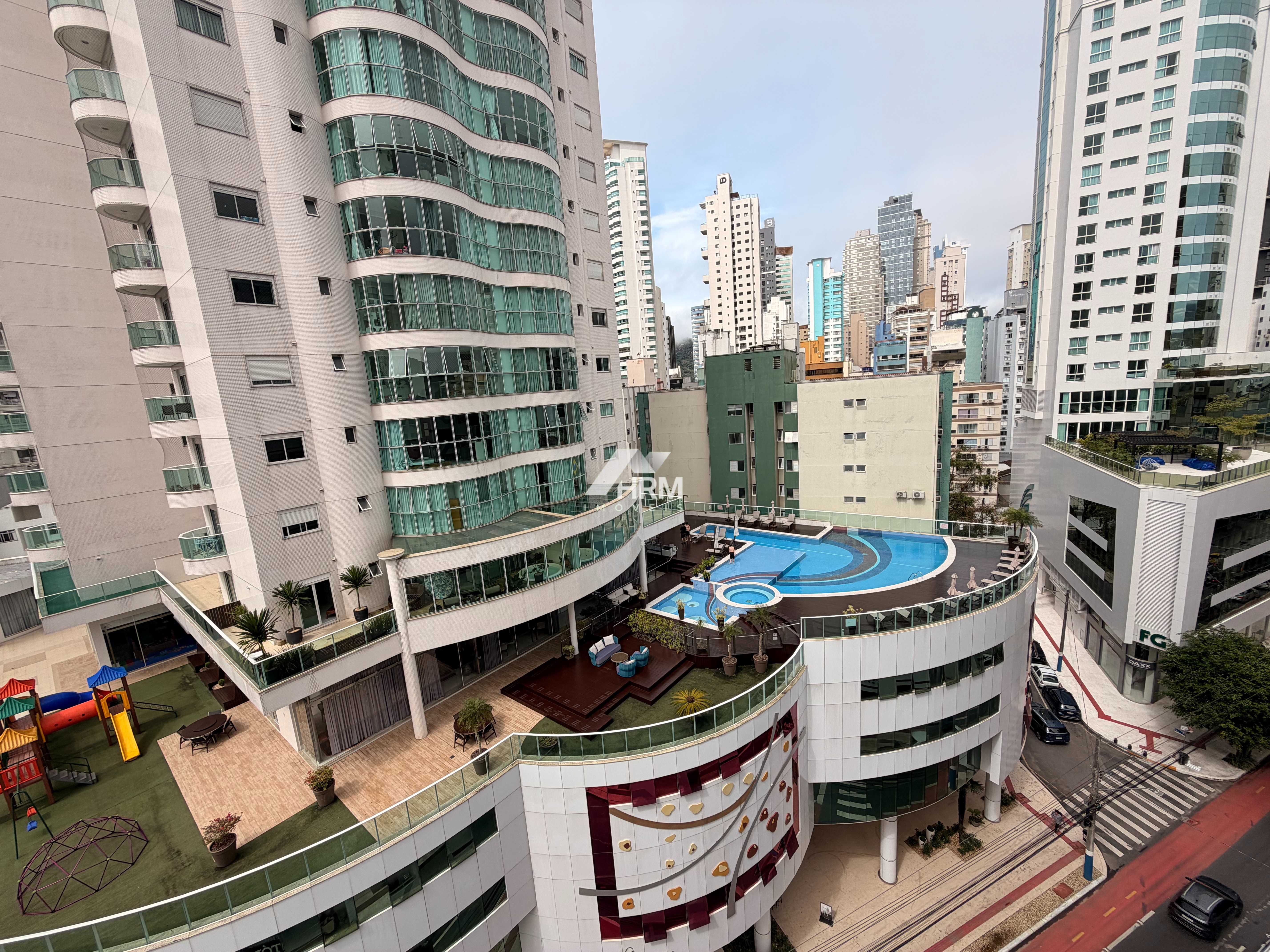Apartamento de 2 dormitórios de frente para av. Brasil - Centro, Balneário Camboriú, Santa Catarina