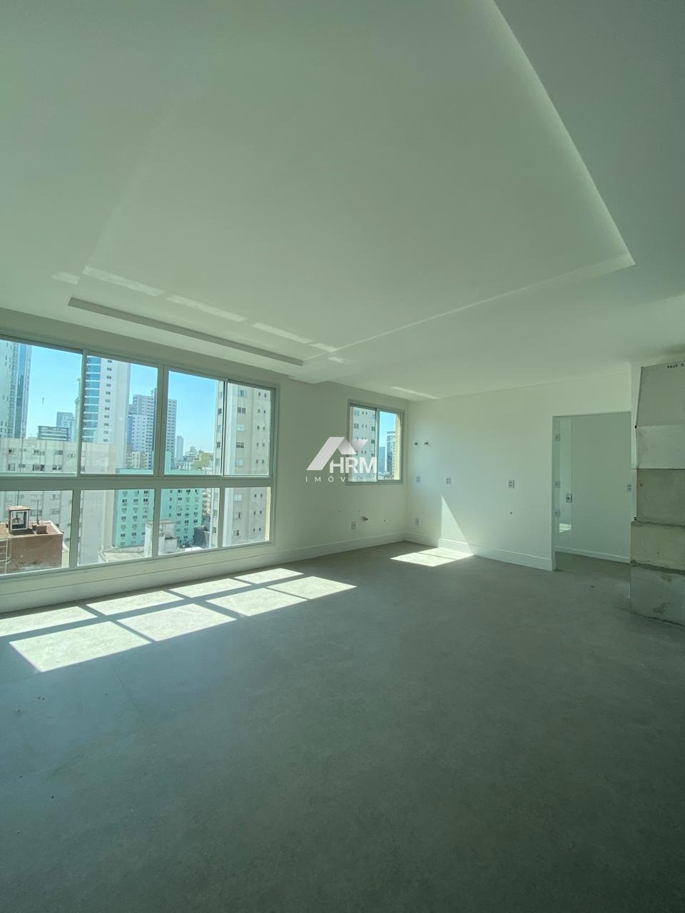 Apartamento Com Vista Panorâmica e Com 04 Suítes. Centro, Balneário Camboriú.