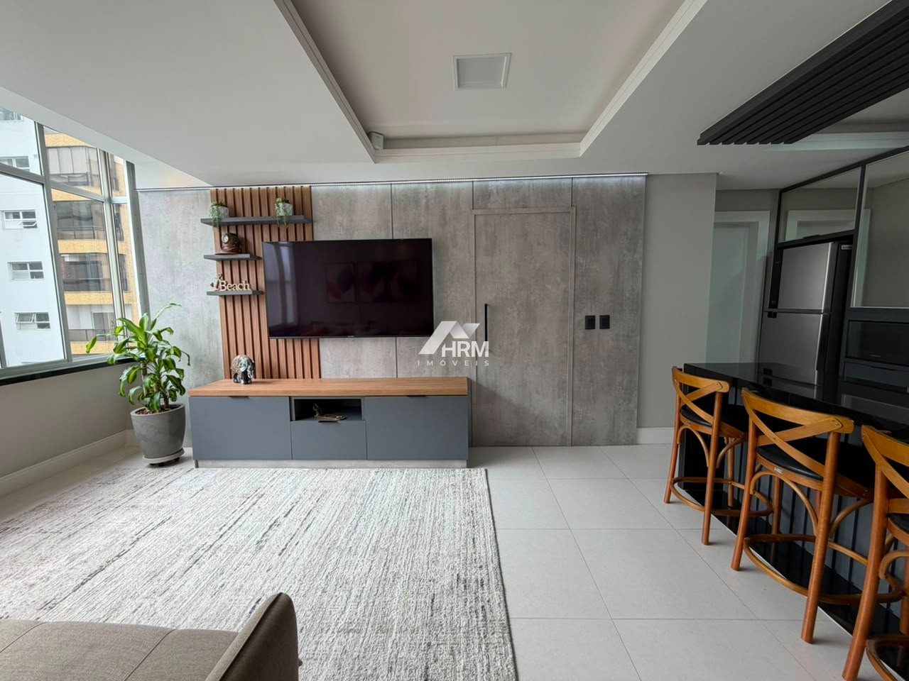 Apartamento quadra mar, mobiliado pronto para morar.
