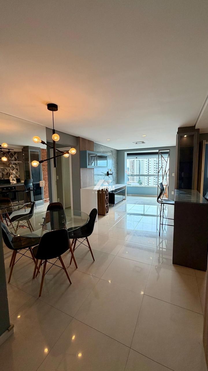 Apartamento com Vista Panorâmica, Varanda e 02 Suítes. Fazenda, Itajaí.