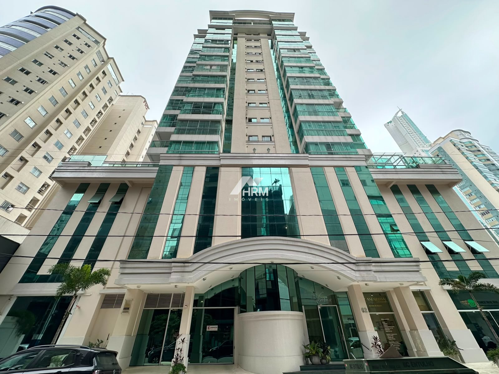 Cobertura Duplex com Vista Mar, Piscina Privativa e 02 Suítes. Balneário Camboriú.