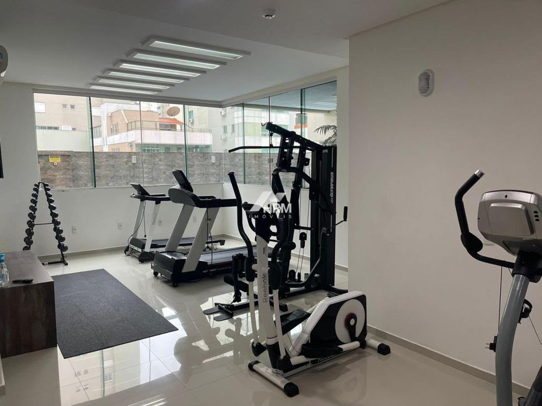 Apartamento Mobiliado, com Sacada e 04 Suítes, Meia Praia, Itajaí-SC.