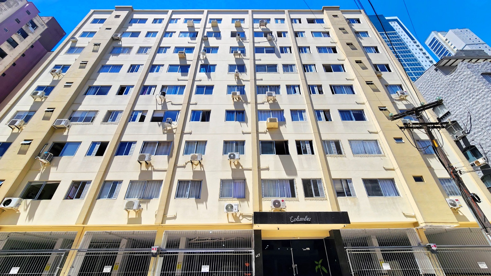 Apartamento de 1 Dormitório à Venda em Balneário Camboriú.