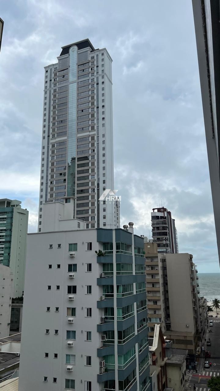 Apartamento de 03 quartos, Centro, Balneário Camboriú-SC.