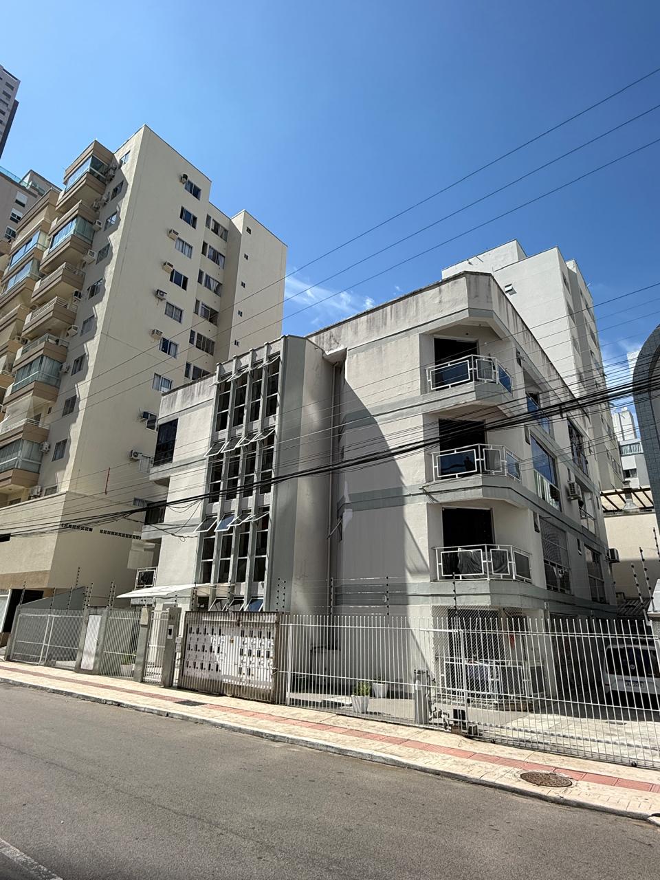 Apartamento de 02 dormitórios - Centro, Balneário Camboriú - SC