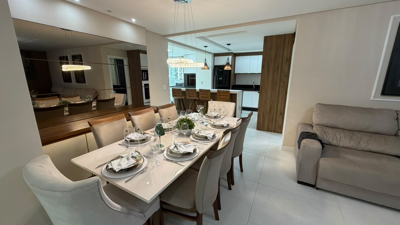 Apartamento Isla Morada Meia Praia | 3 Suítes Perto da Avenida