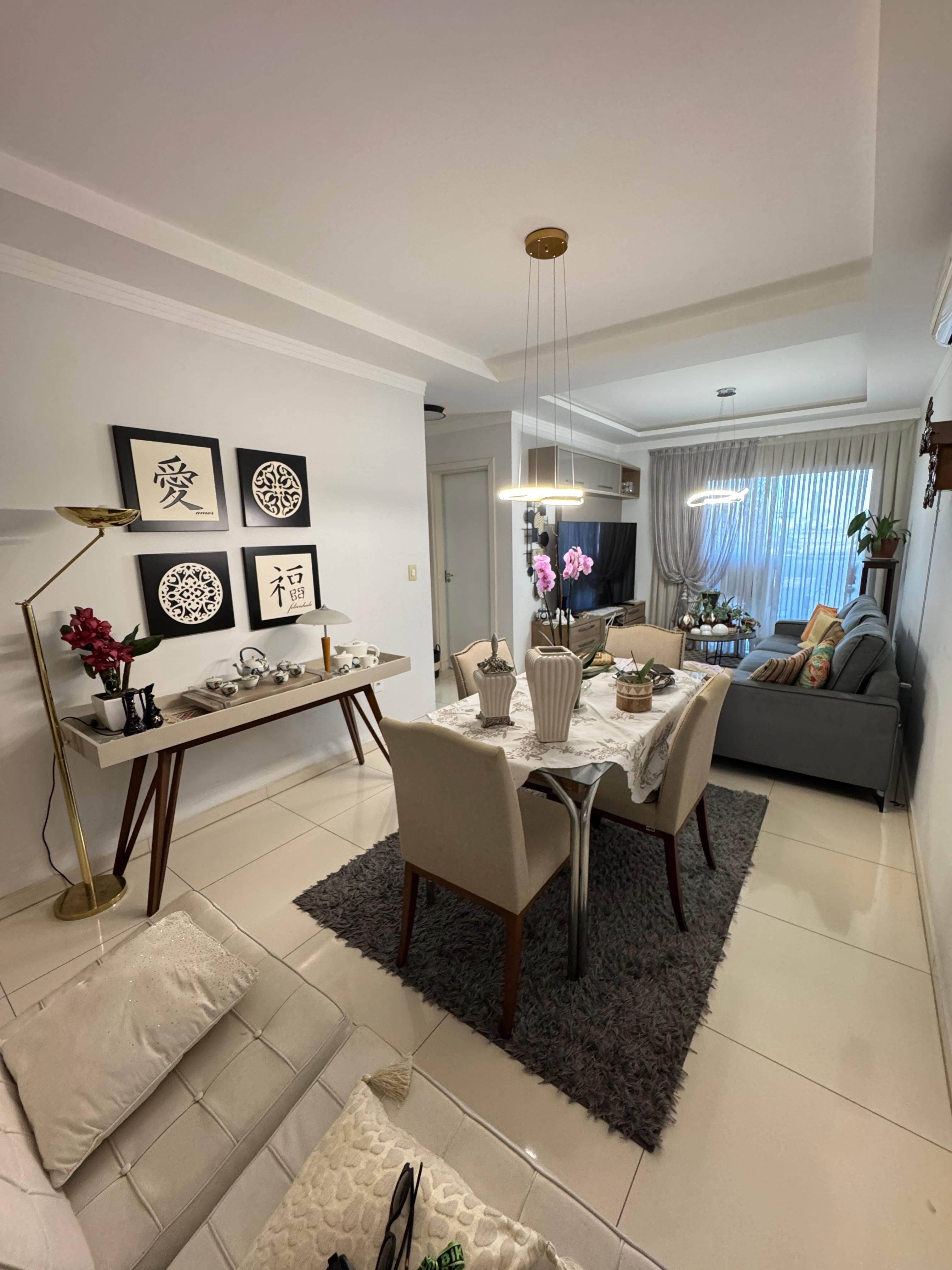 Apartamento com 02 quartos e 02 vagas no Tabuleiro em Camboriú.