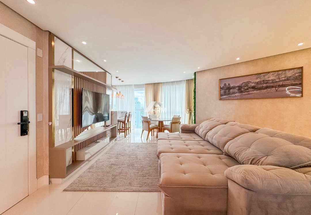 Apartamento Mobiliado, 03 Suítes - Av. Brasil - Balneário Camboriú.