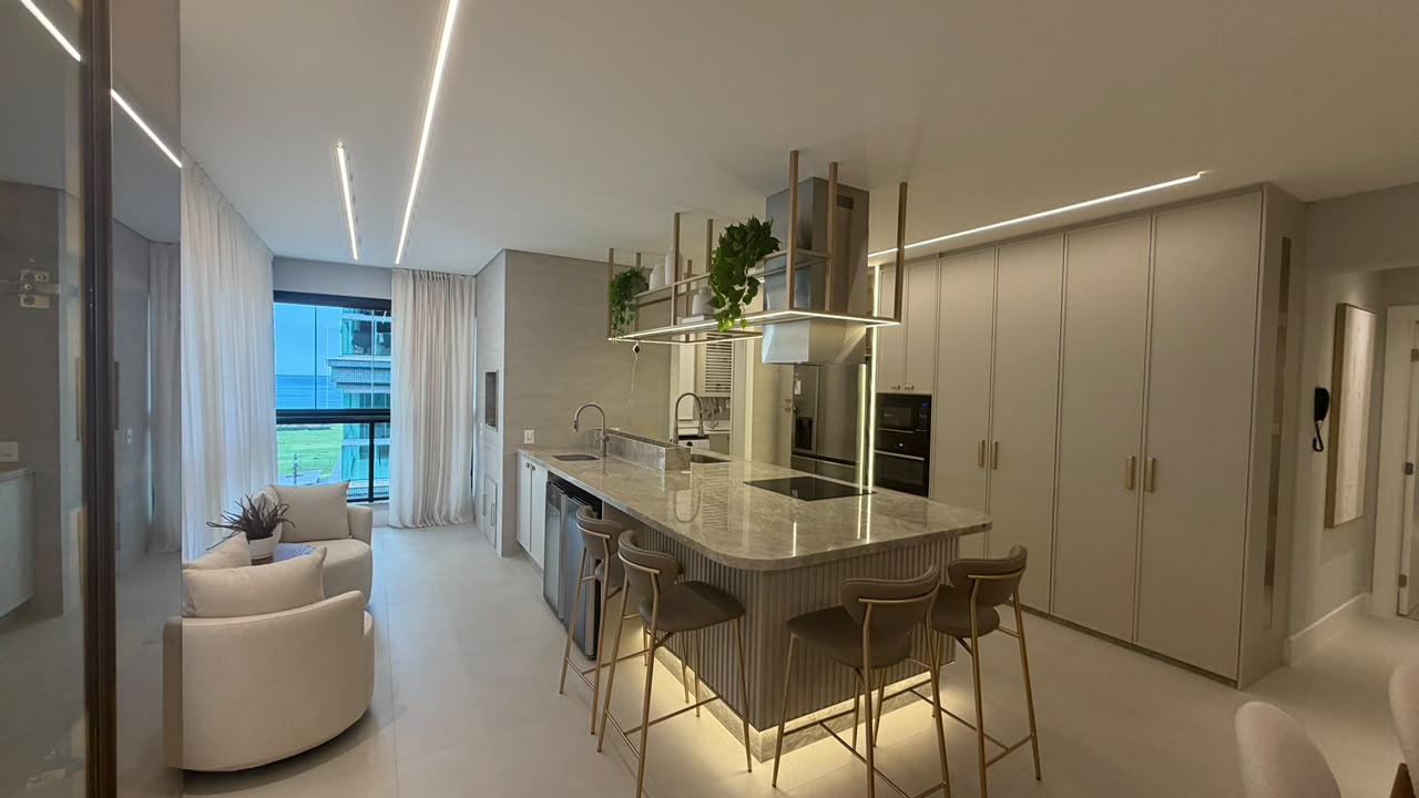 Apartamento Impéria del Mare | Meia Praia | 4 Suítes Decorado