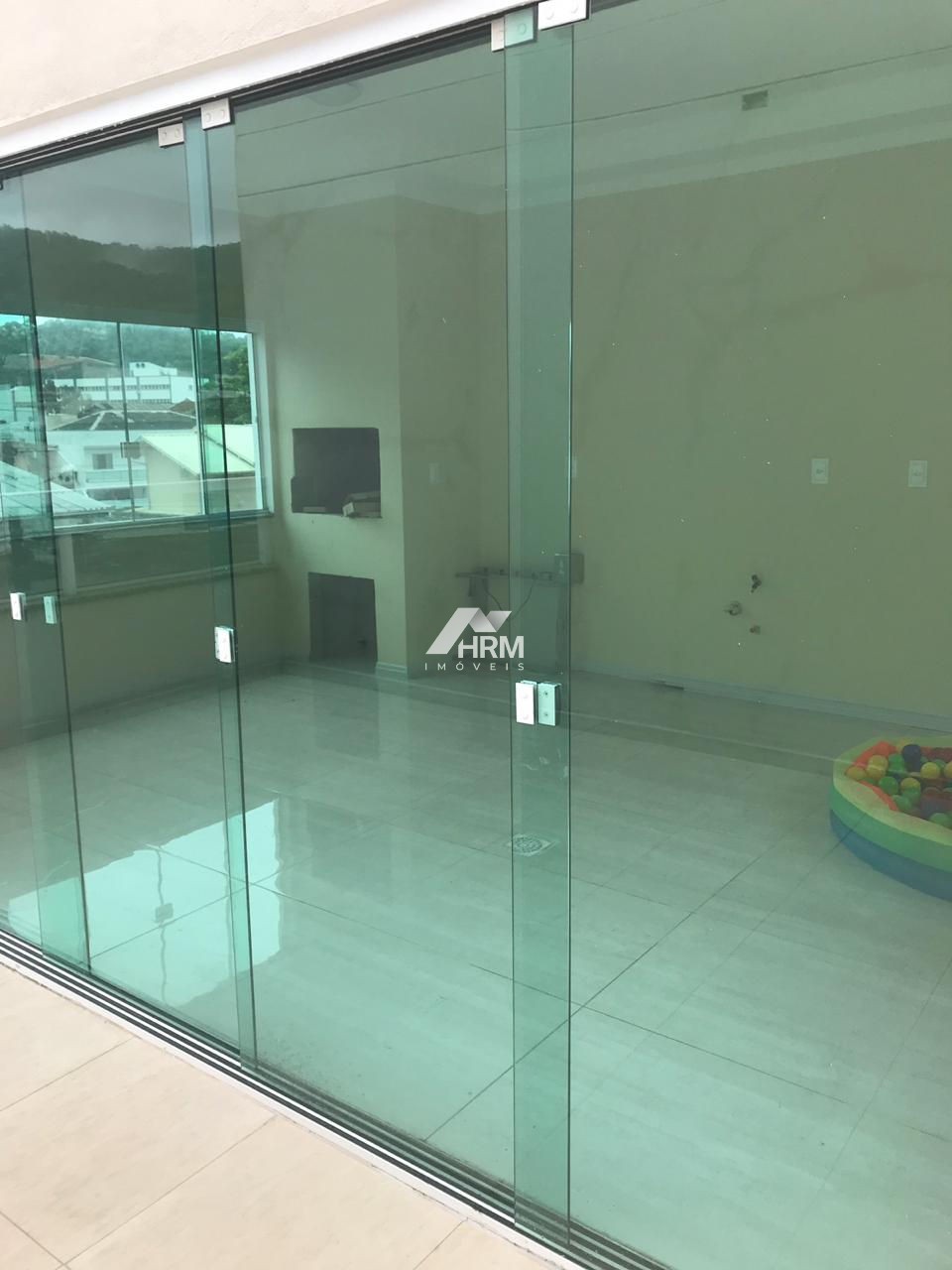 Casa com 05 Quartos e Piscina, Bairro das Nações, Balneário Camboriú