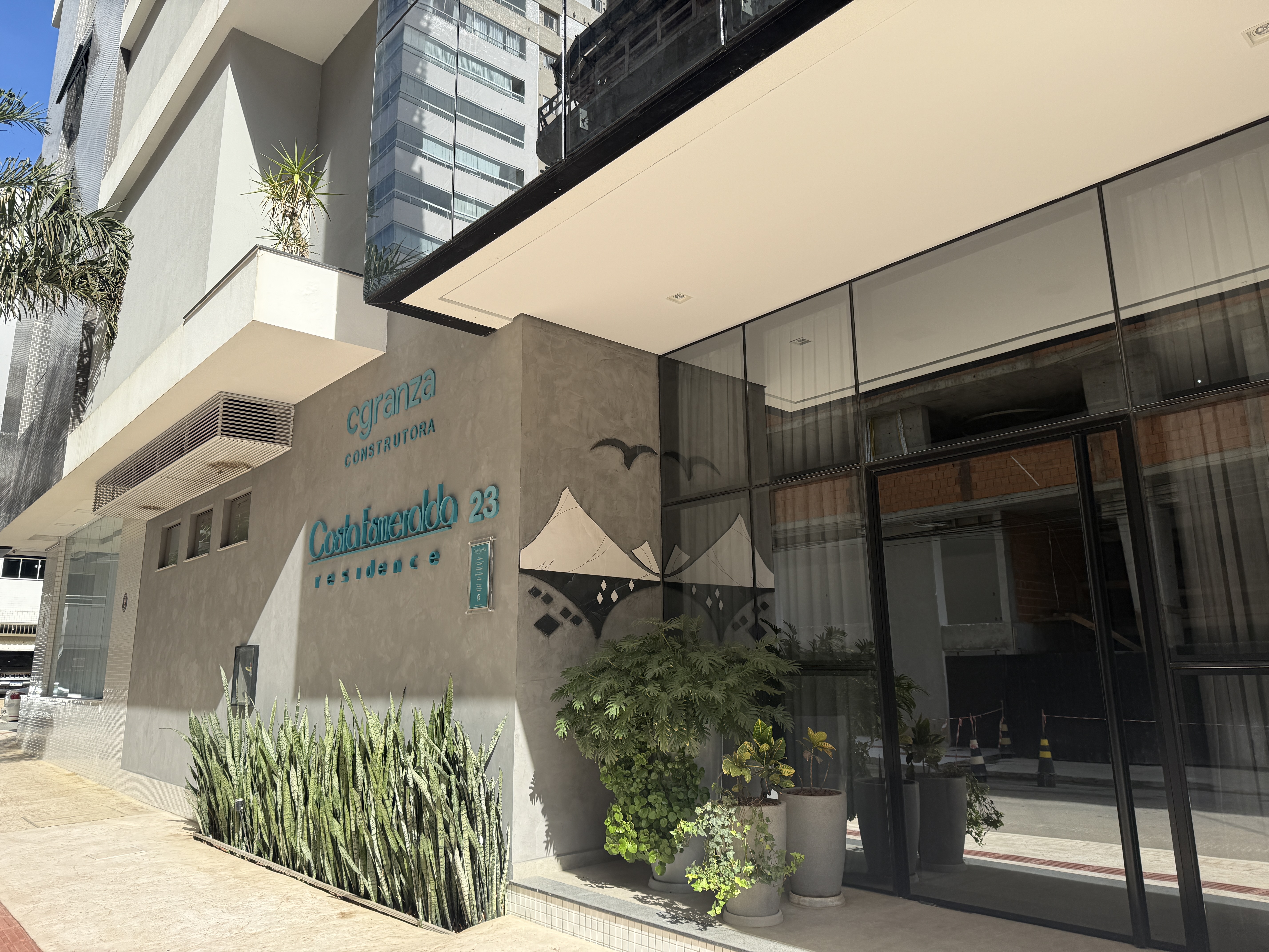 Apartamento com 4 suítes, Pioneiros, Balneário Camboriú.