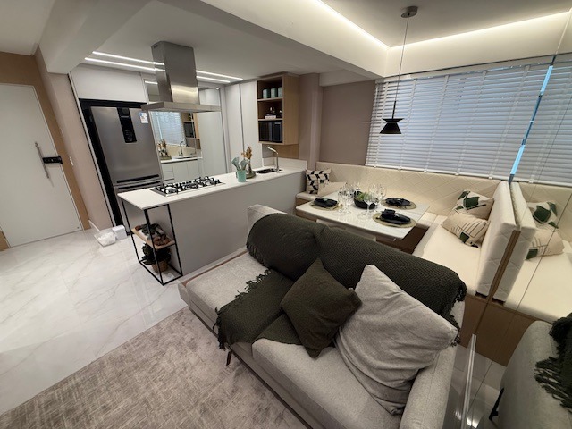 Apartamento mobiliado, equipado e decorado, pronto para morar ou investir.