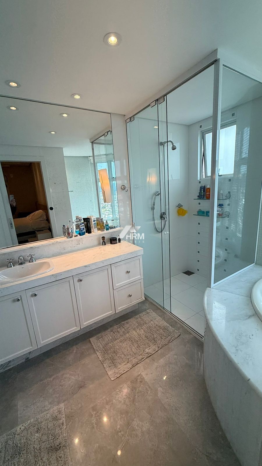 Apartamento Vista Mar, Varanda Gourmet e 04 Suítes. Centro, Balneário Camboriú.