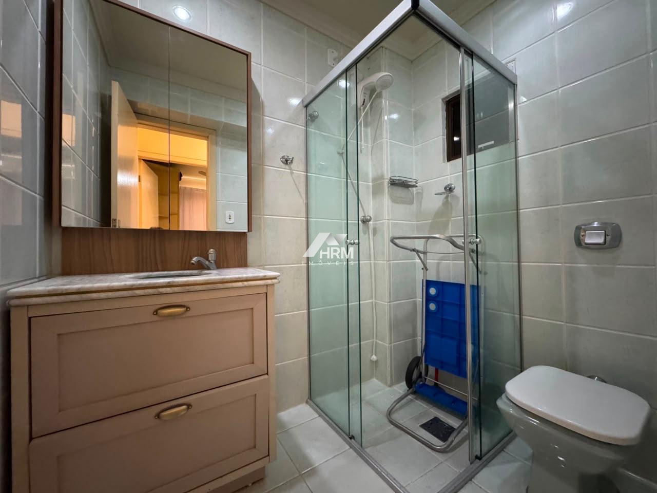 Apartamento Mobiliado com 3 Quartos e Suíte 1 Vaga Churrasqueira a Gás Rua Reta ao Mar Balneário