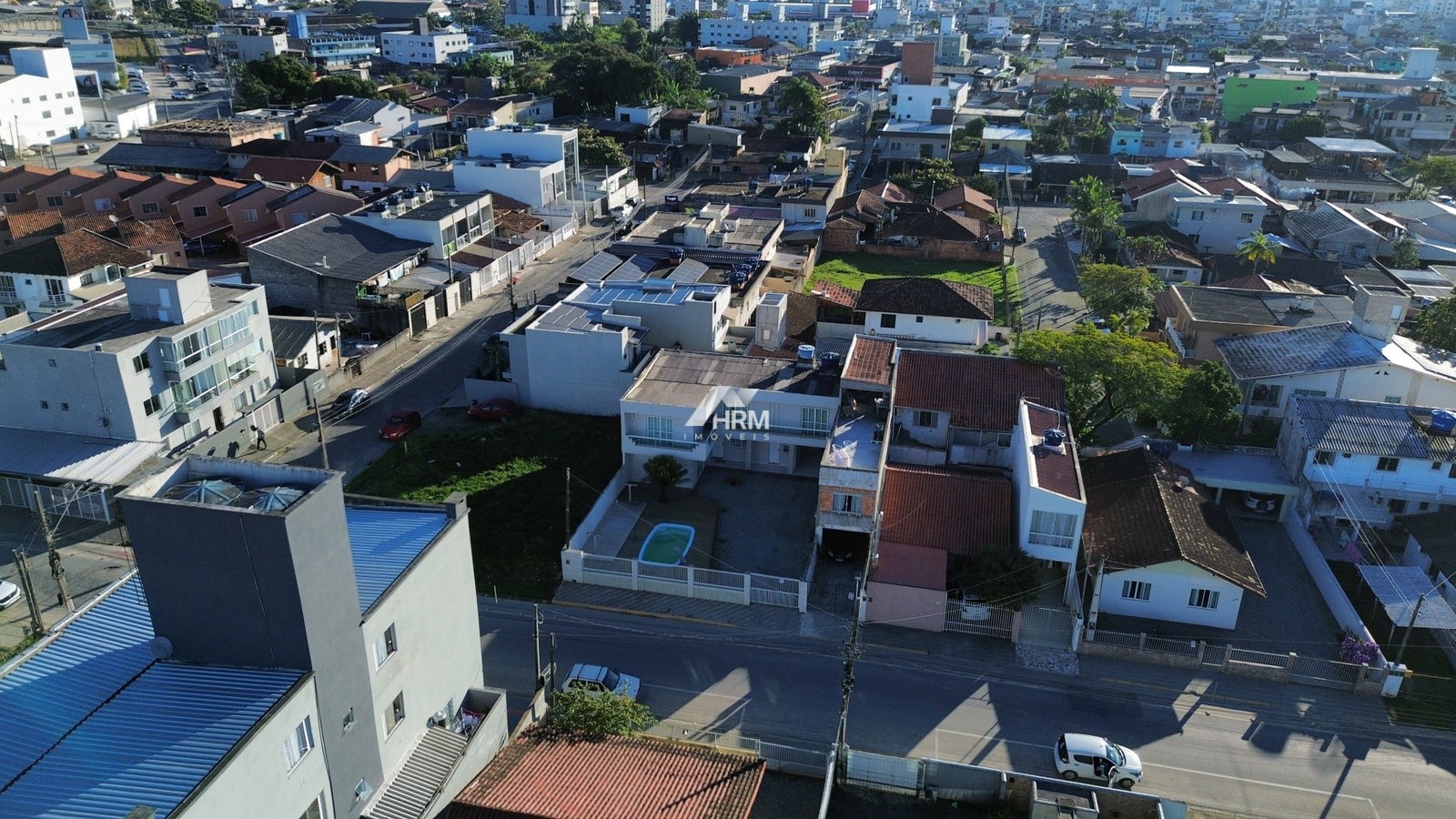 Casa Mobiliada, Com Piscina. Bairro Cedros, Camboriú.