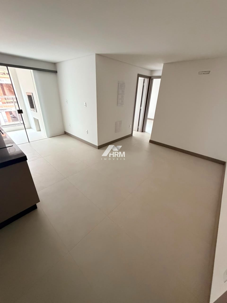 Apartamento com Varanda Gourmet, 02 Quartos, sendo 01 Suíte. Praia Brava, Itajaí.