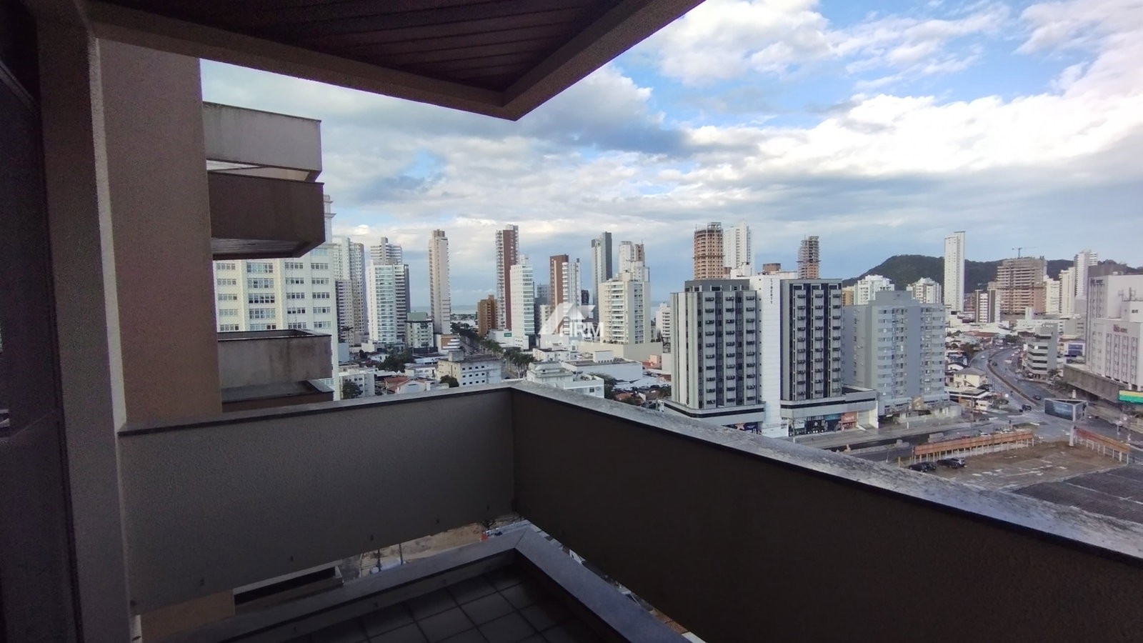 Cobertura Duplex, 05 Suítes e Piscina Privativa no Centro de Itajaí!!