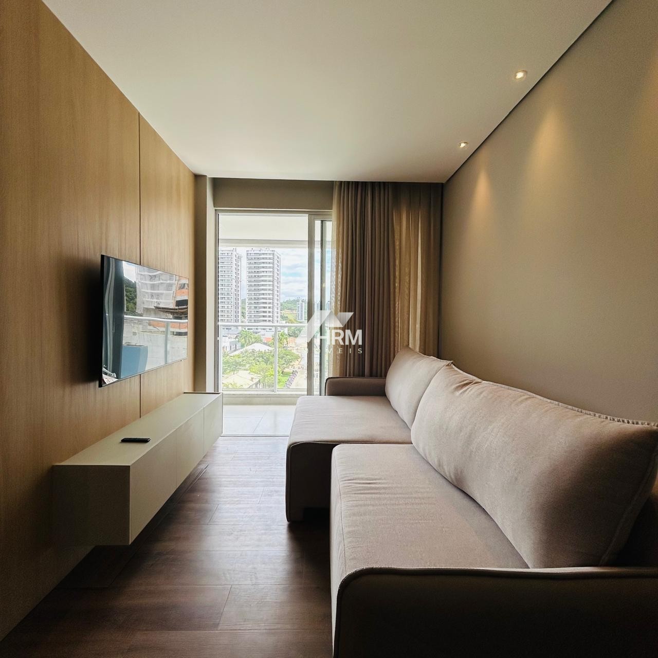 Apartamento Mobiliado, com 03 quartos, sendo 01 suíte. Em Itajaí-SC.