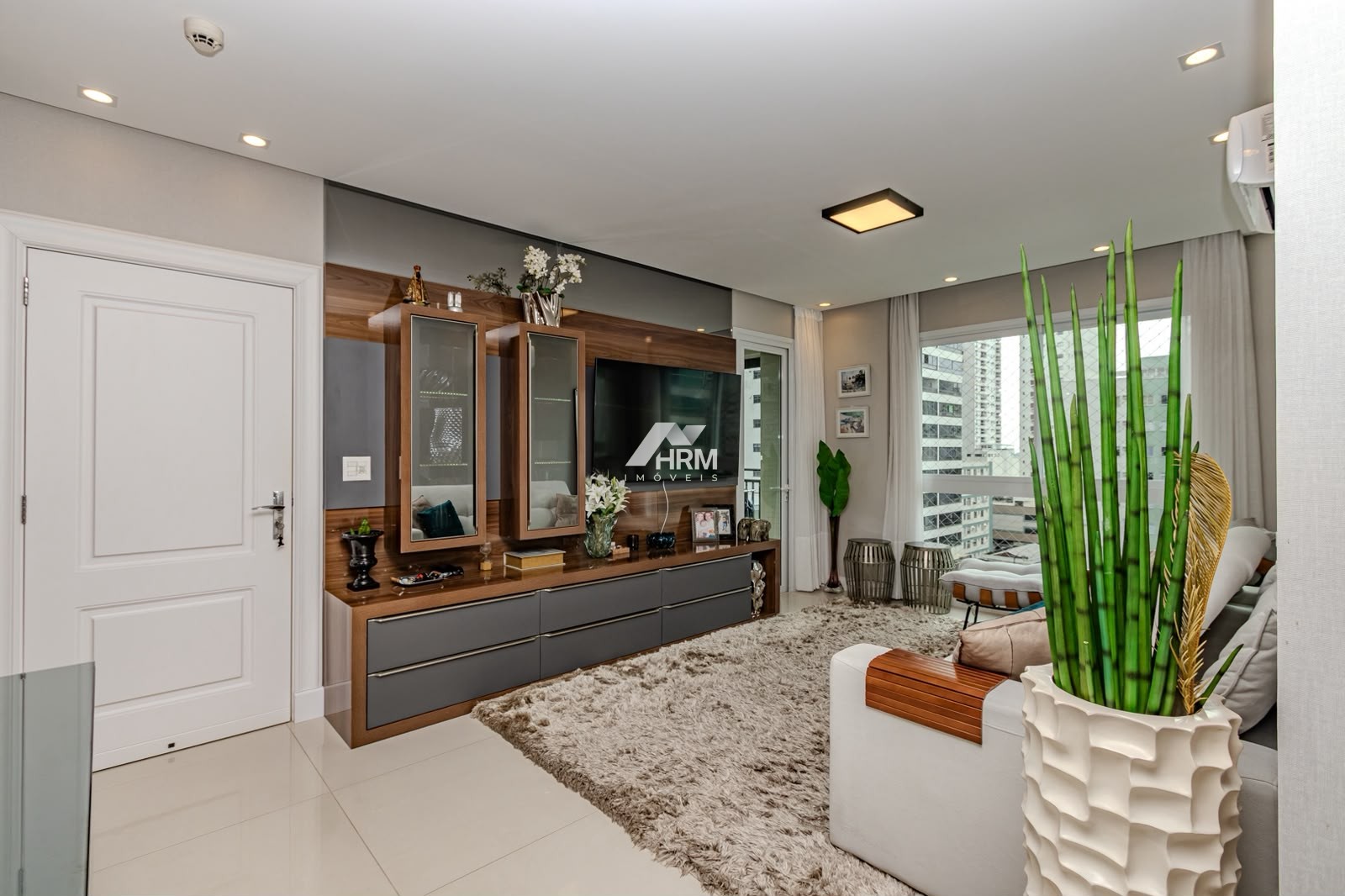 Apartamento Próximo da Praia Central em Balneário Camboriú.