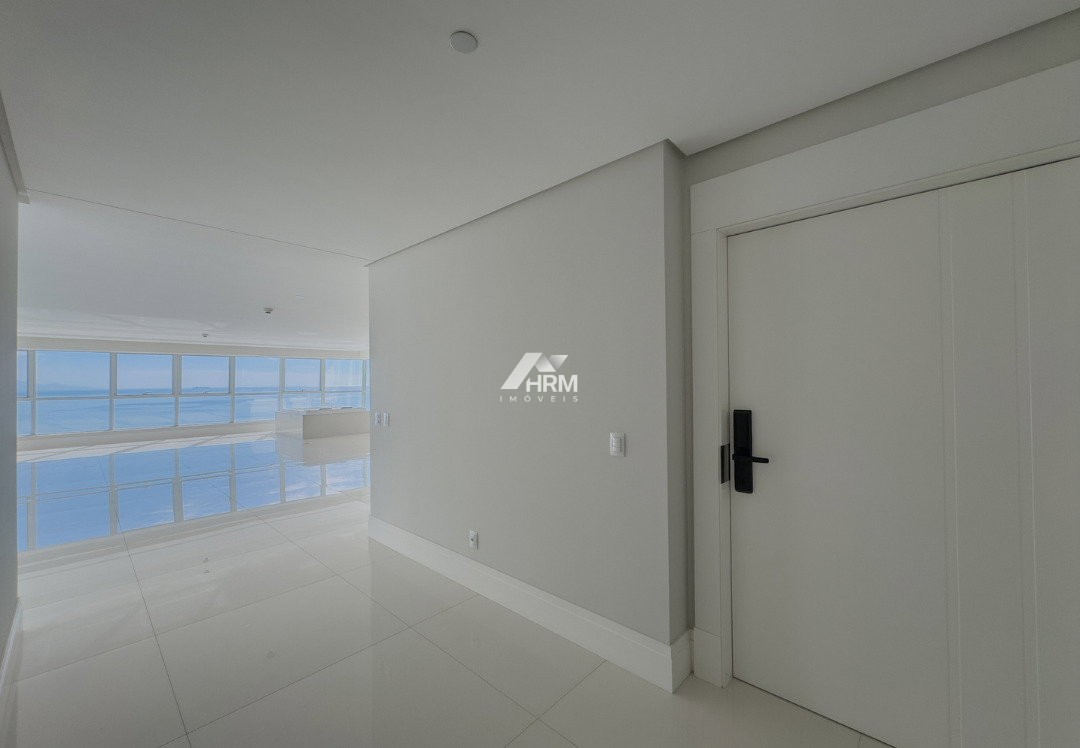 Apartamento de 05 suítes frente mar - Balneário Camboriú