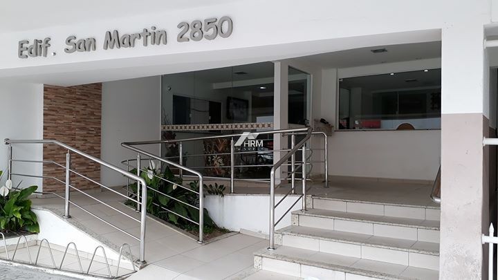 Kitnet mobiliada, 01 quarto e acabamento em porcelanato, bem localizado - Nações, Balneário Camboriú