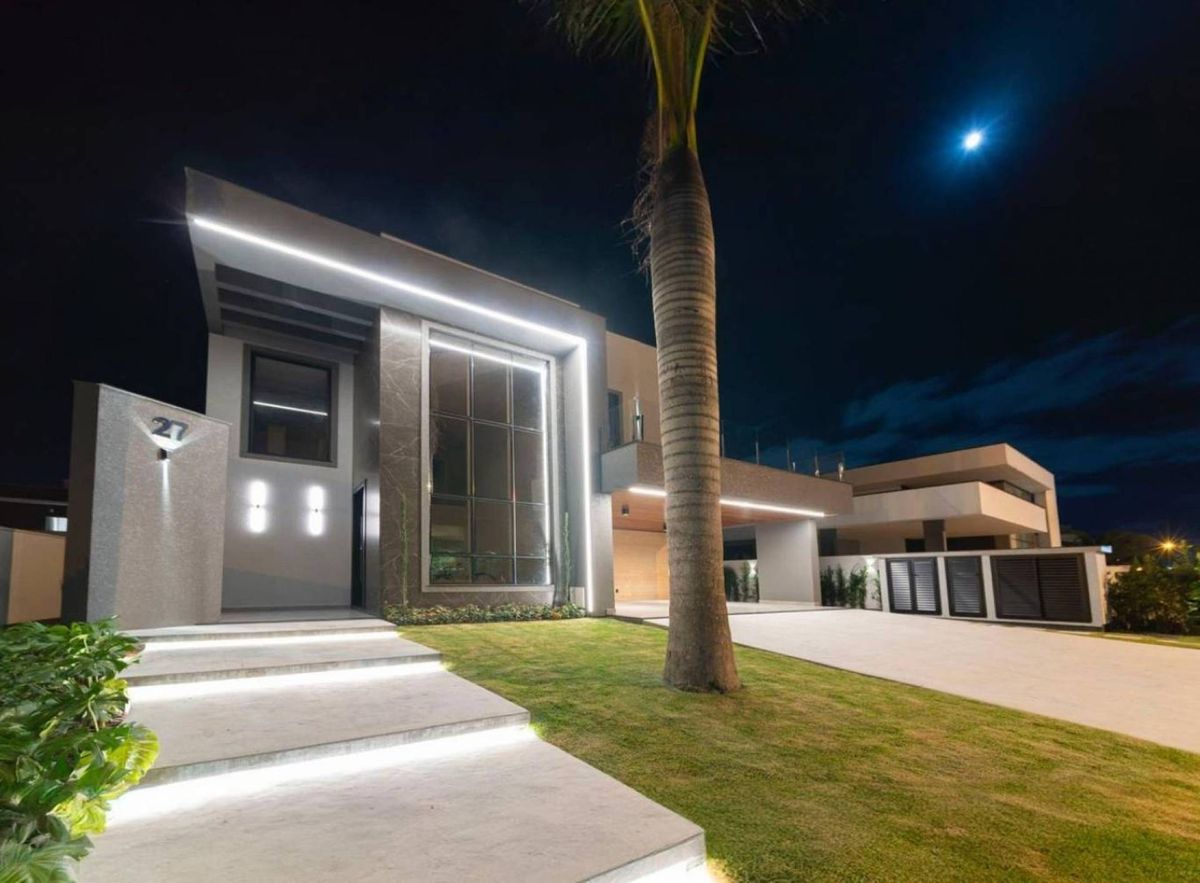 Casa em condomínio fechado, 4 quartos, camboriú-sc