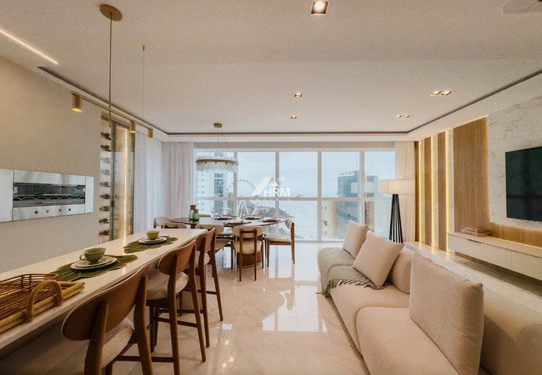 Apartamento Com 04 Suítes no Bairro Pioneiros em Balneário Camboriú.