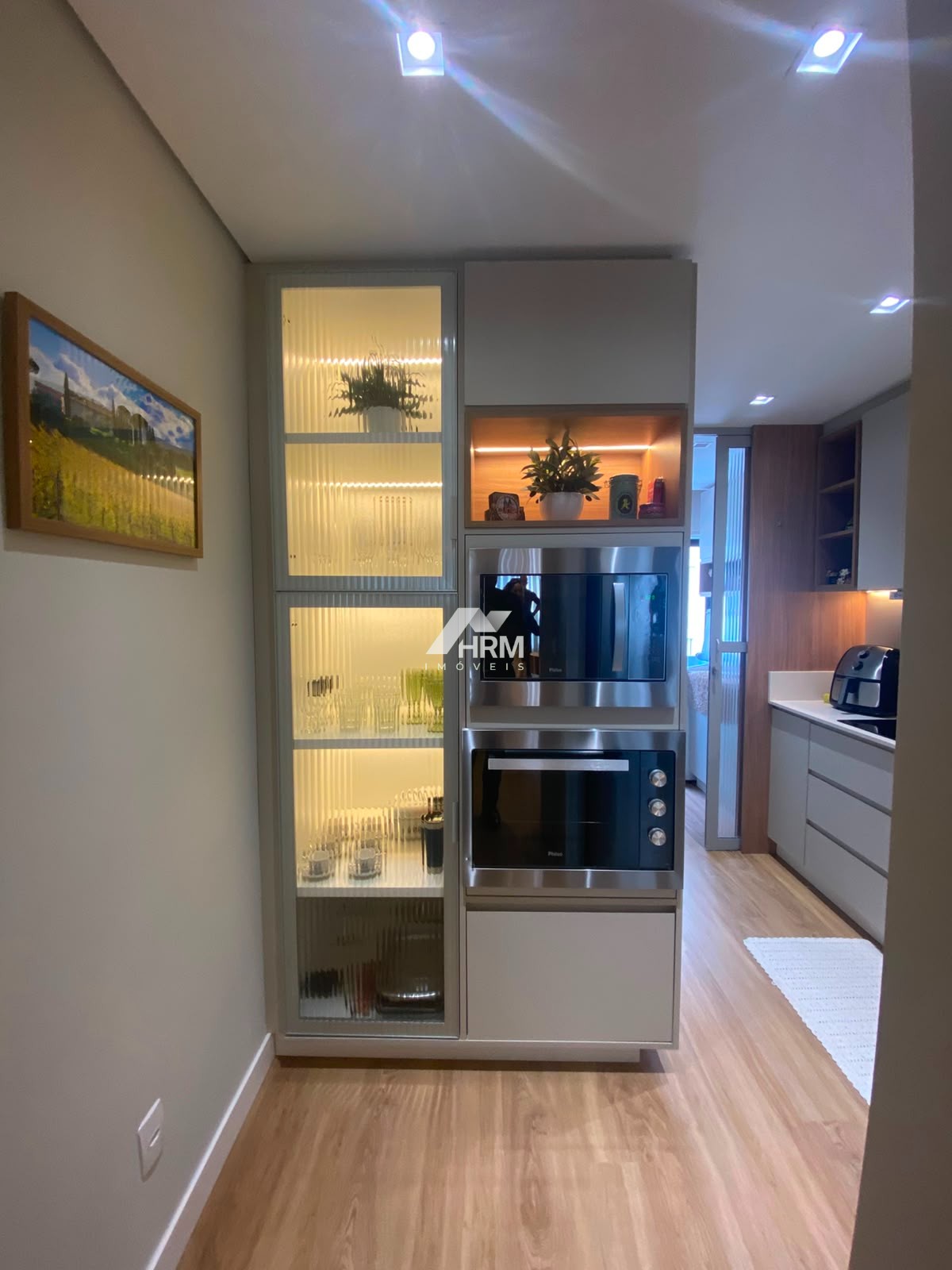 Apartamento de 03 quartos, Centro, Balneário Camboriú-SC.